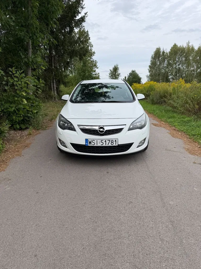 Zdjęcie: 2011 Opel Astra