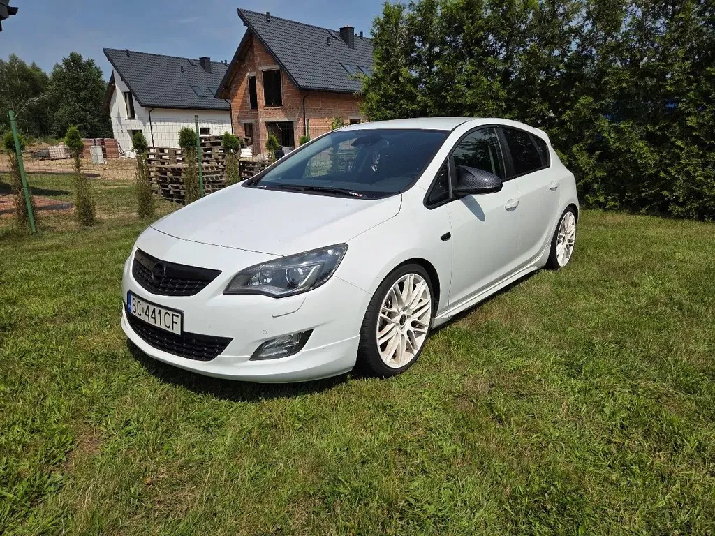 Zdjęcie: 2011 Opel Astra