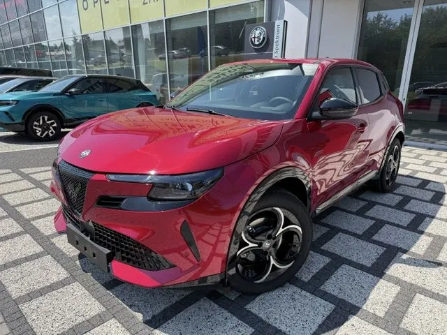 Zdjęcie: 2026 Alfa Romeo Junior