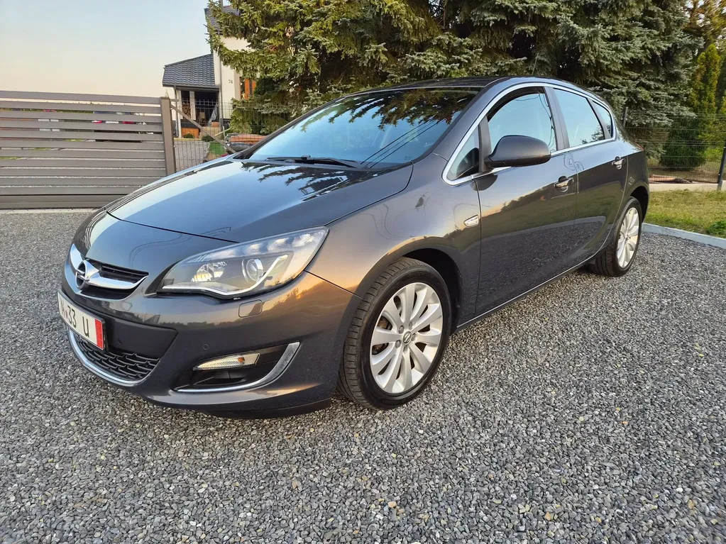 Zdjęcie: 2013 Opel Astra