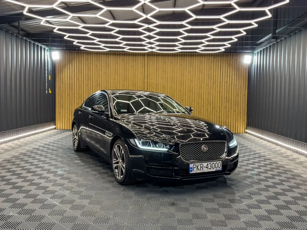 Zdjęcie: 2016 Jaguar XE