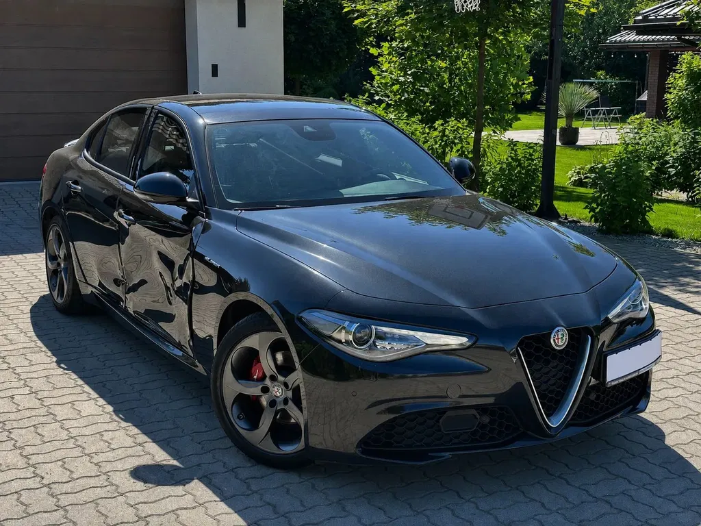 Zdjęcie: 2021 Alfa Romeo Giulia