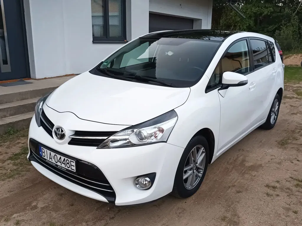 Zdjęcie: 2015 Toyota Verso
