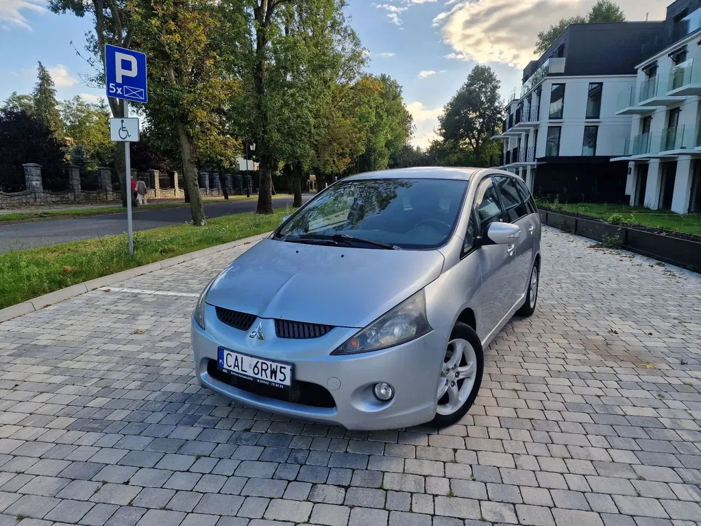 Zdjęcie: 2005 Mitsubishi Grandis