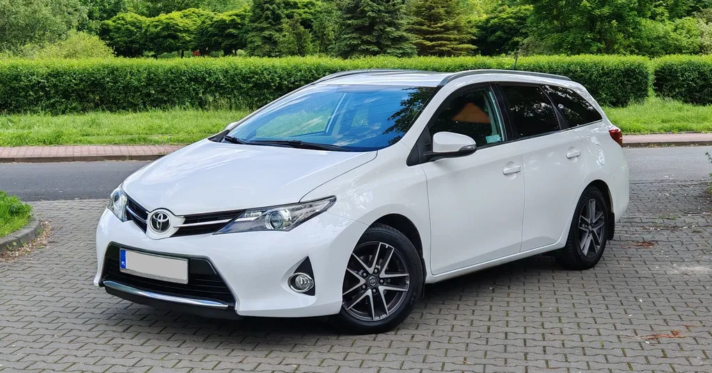 Zdjęcie: 2014 Toyota Auris