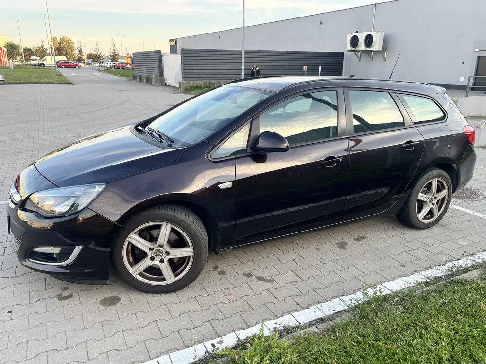 Zdjęcie: 2013 Opel Astra