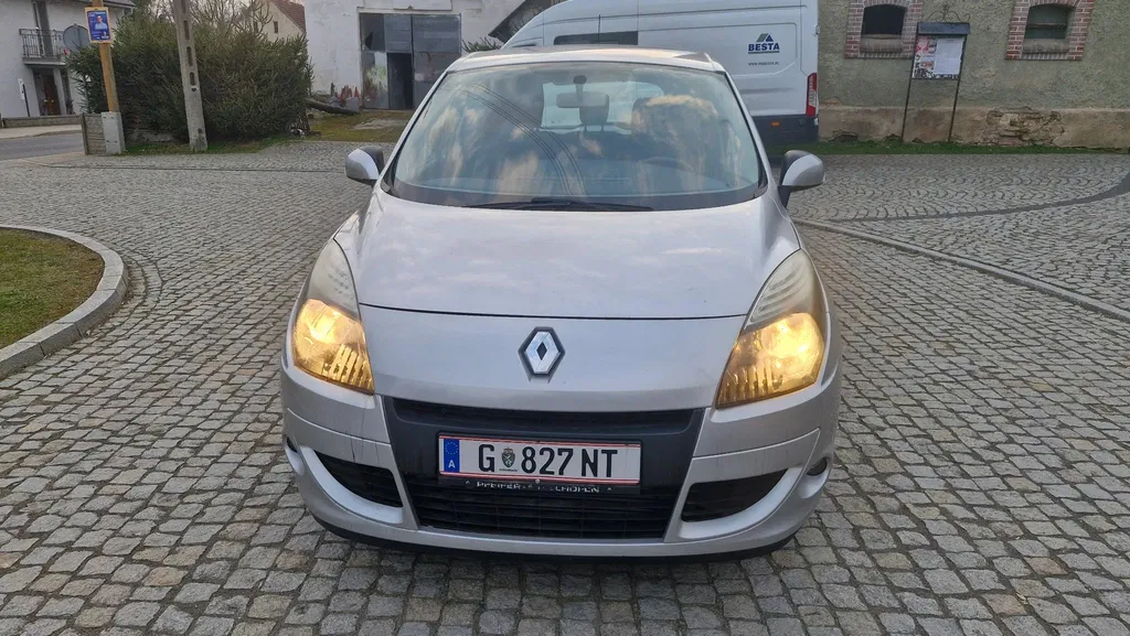 Zdjęcie: 2010 Renault Scenic