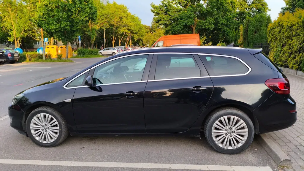 Zdjęcie: 2011 Opel Astra
