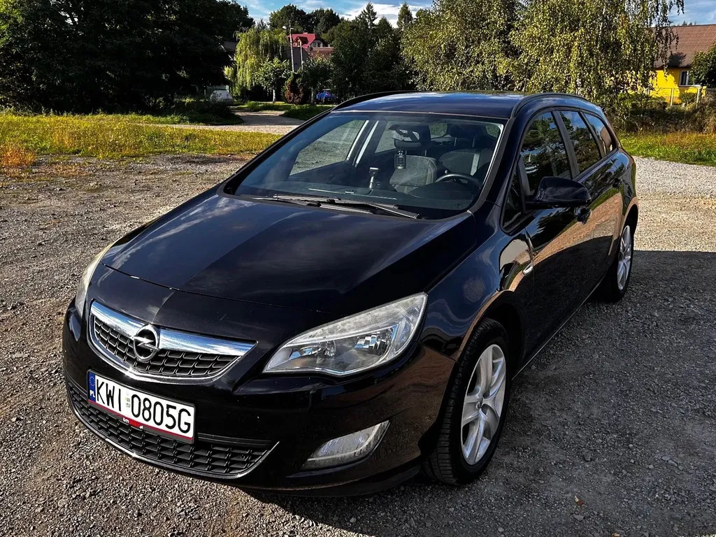 Zdjęcie: 2011 Opel Astra