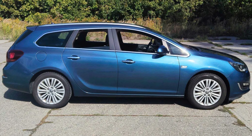 Zdjęcie: 2013 Opel Astra