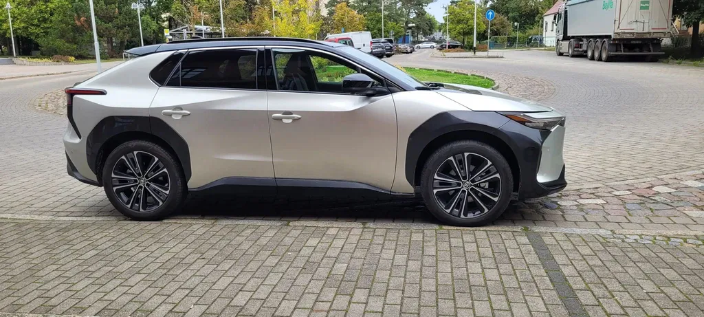 Zdjęcie: 2025 Toyota bZ4X