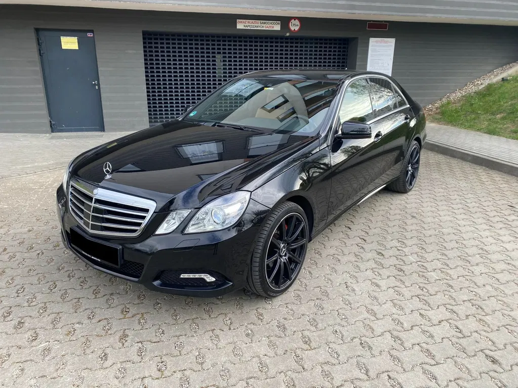 Zdjęcie: 2010 Mercedes-Benz E Klasa