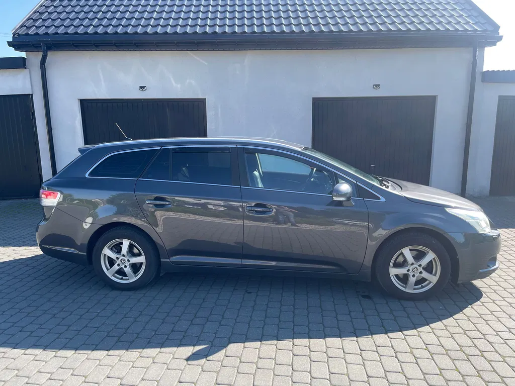 Zdjęcie: 2009 Toyota Avensis