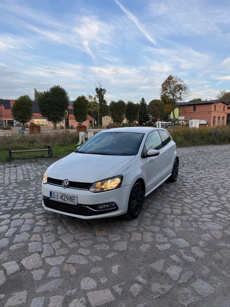 Zdjęcie: 2015 Volkswagen Polo