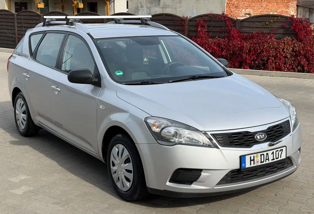 Zdjęcie: 2010 Kia Cee'd