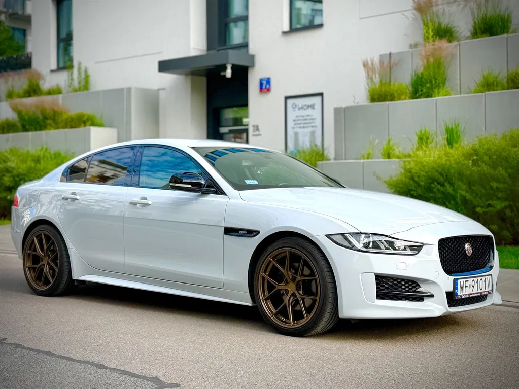 Zdjęcie: 2017 Jaguar XE