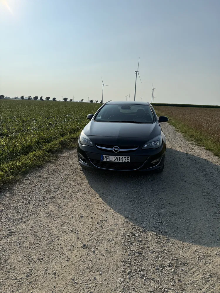 Zdjęcie: 2014 Opel Astra