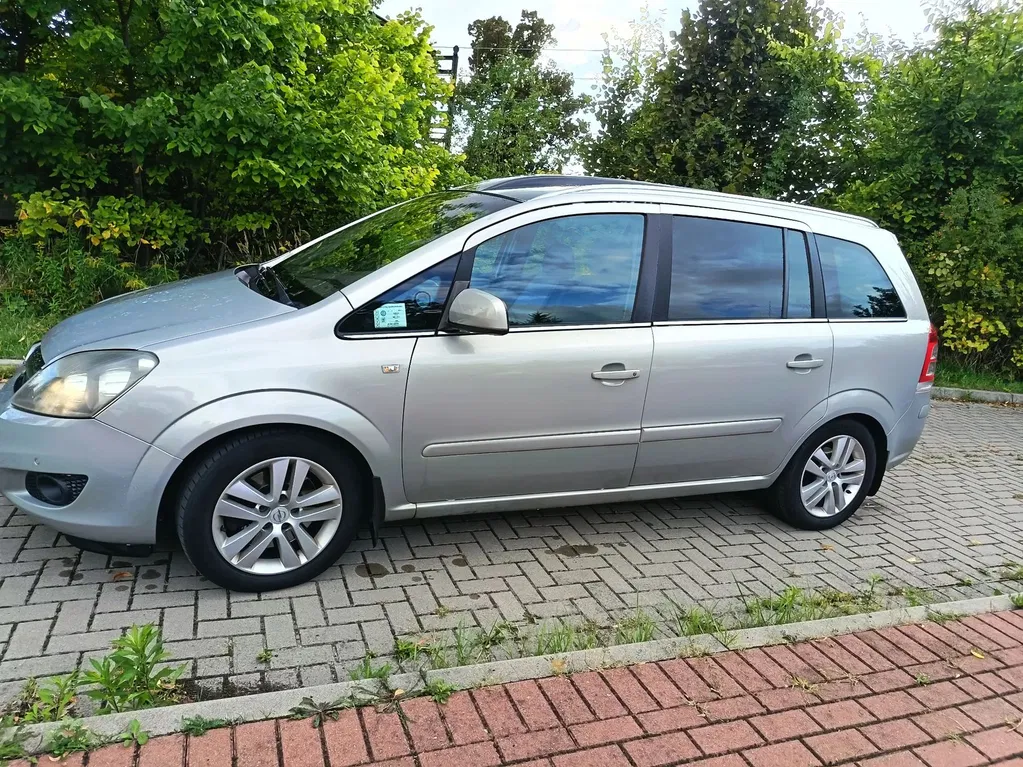 Zdjęcie: 2010 Opel Zafira
