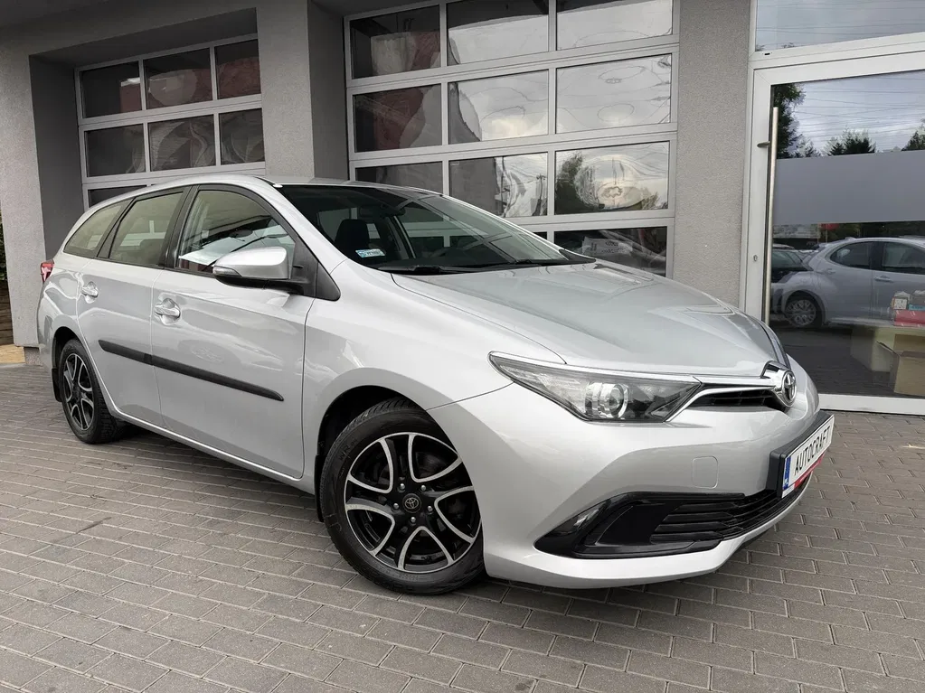 Zdjęcie: 2017 Toyota Auris