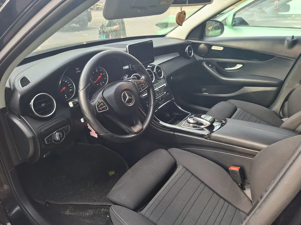 Zdjęcie: 2016 Mercedes-Benz C Klasa