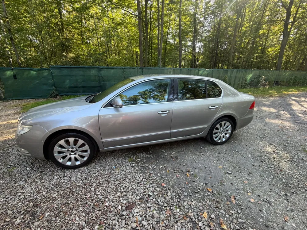 Zdjęcie: 2009 Skoda Superb