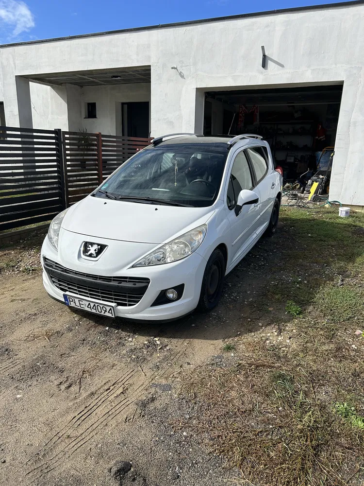 Zdjęcie: 2012 Peugeot 207