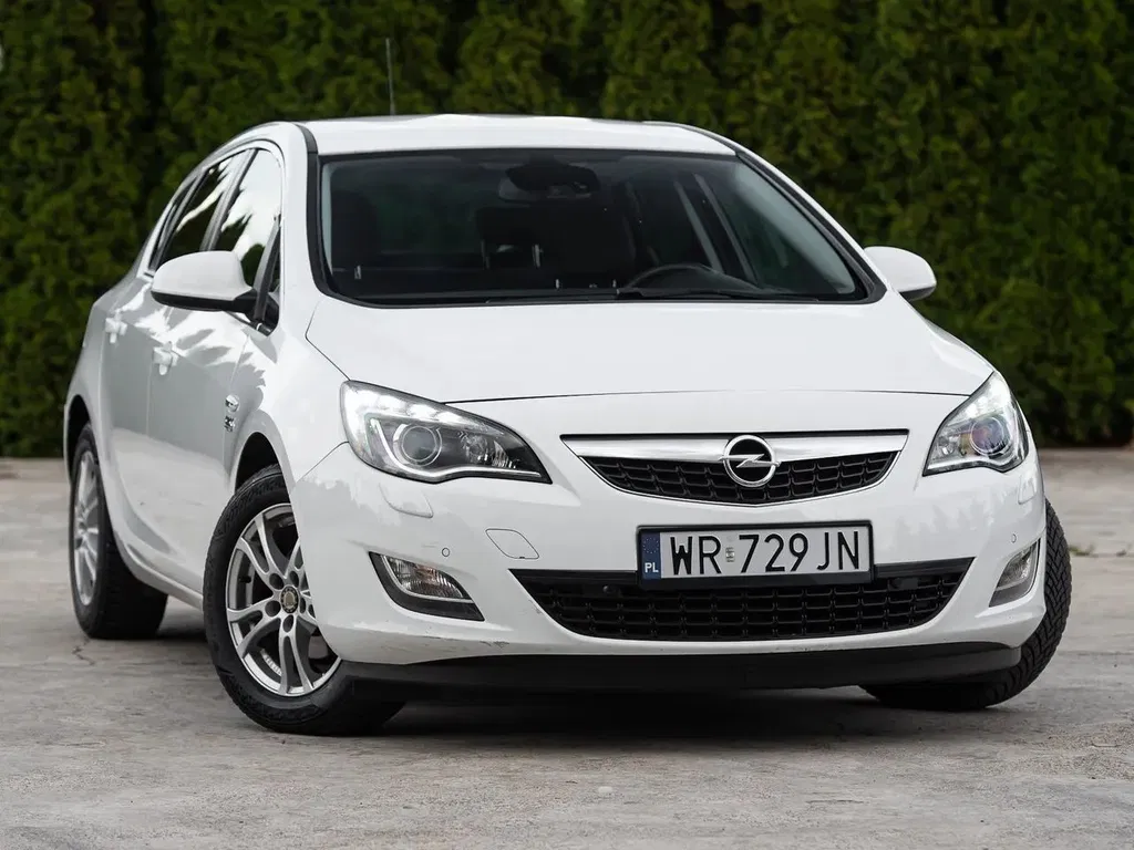 Zdjęcie: 2012 Opel Astra
