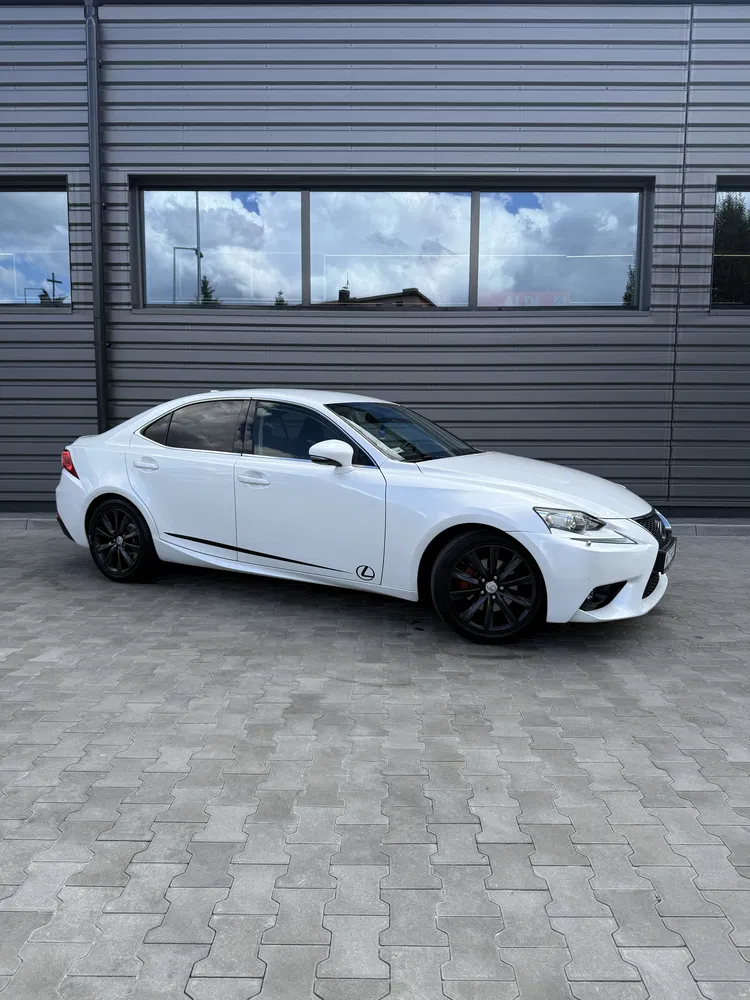 Zdjęcie: 2016 Lexus IS