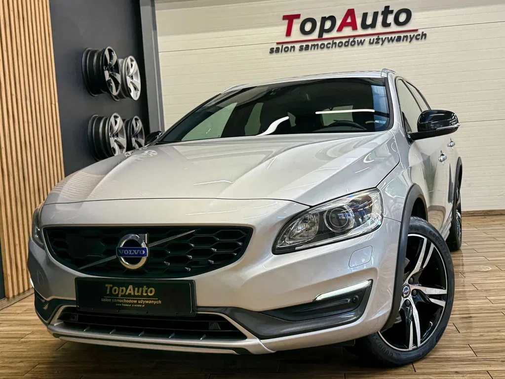 Zdjęcie: 2016 Volvo V60 Cross Country