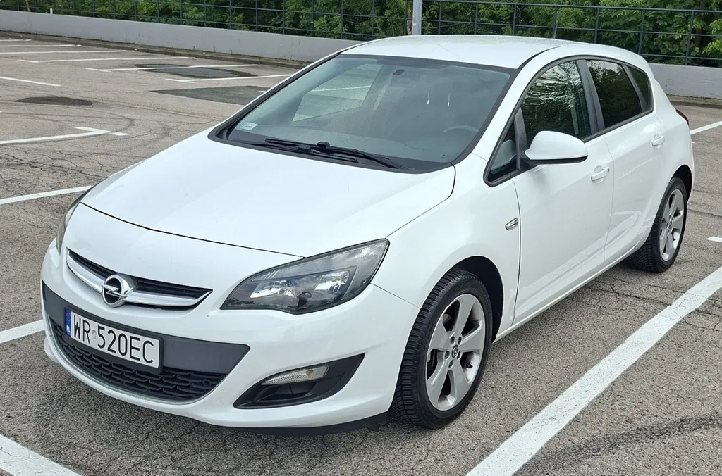 Zdjęcie: 2014 Opel Astra