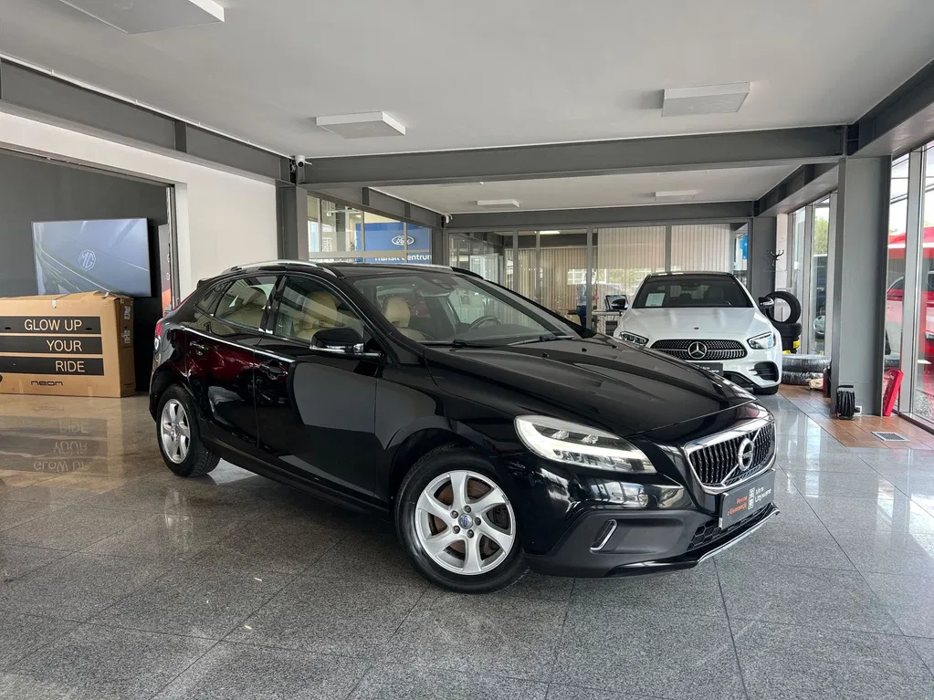 Zdjęcie: 2018 Volvo V40 Cross Country