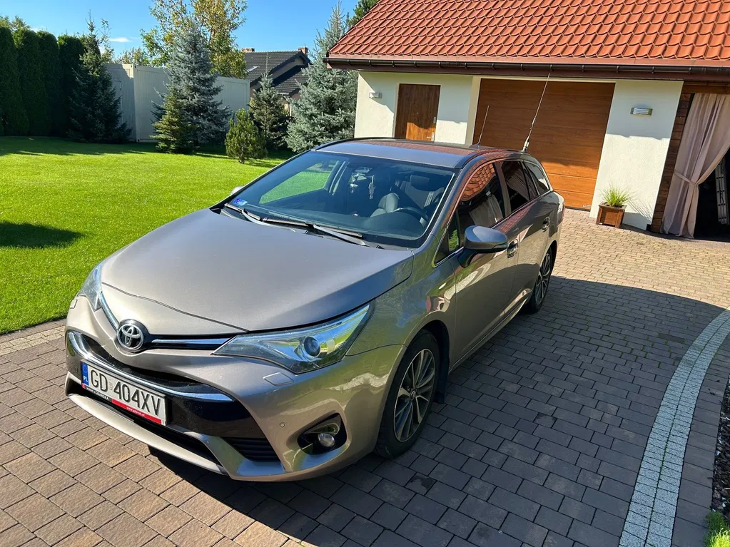 Zdjęcie: 2015 Toyota Avensis