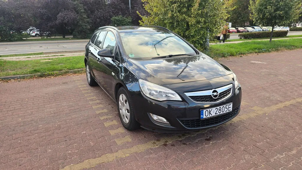Zdjęcie: 2012 Opel Astra