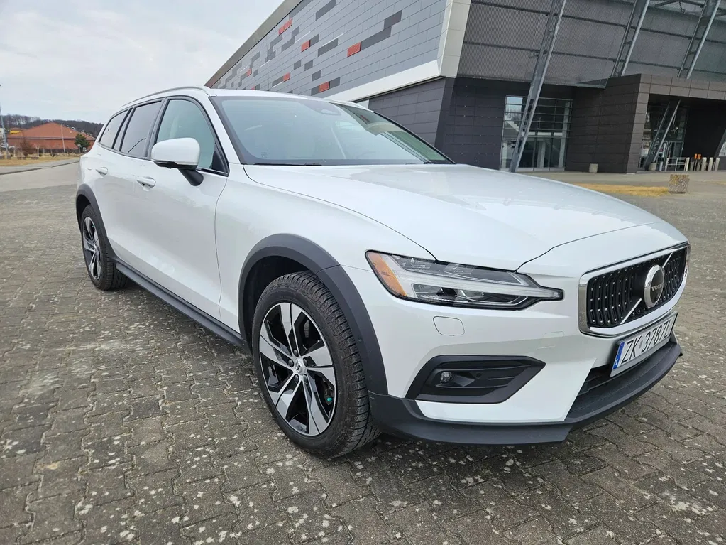 Zdjęcie: 2022 Volvo V60 Cross Country