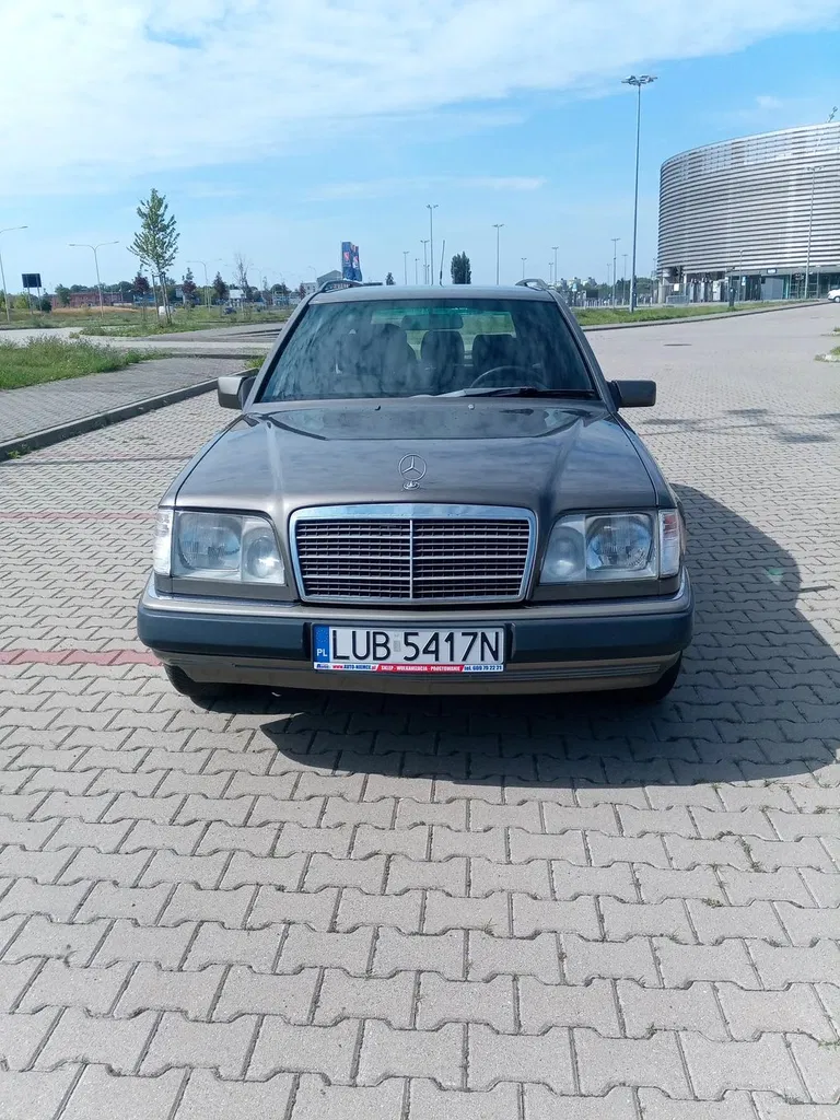 Zdjęcie: 1990 Mercedes-Benz W124